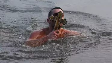 Yeşilköy'de Denizden Haç Çıkarma Töreni