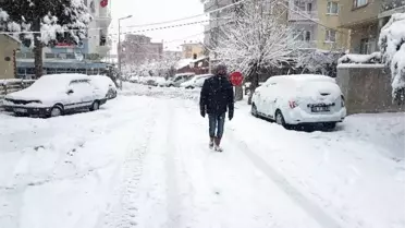 Gördes'e Kar Yağışı Etkili Oluyor