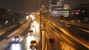 Kar Yağışı Etkisini Yitirdi, Yollar Boş Kaldı