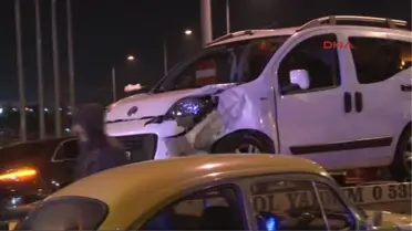 Izmir Buzlanma Nedeniyle 7 Araç Birbirine Girdi