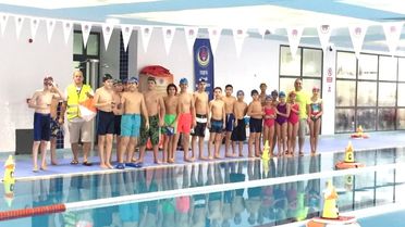 Adana'da Havuzda Oryantiring Yarışması