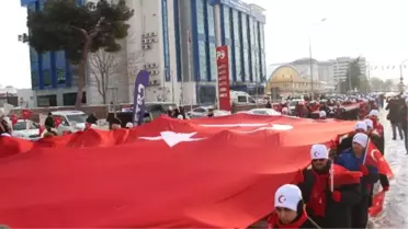 Edirne'de Eksi 10 Derece Soğukta Sarıkamış Şehitleri Yürüyüşü