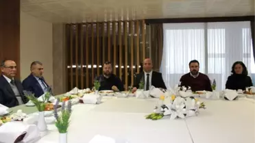 Ayvalık Milli Eğitim Müdürü Basın ile Bir Araya Geldi