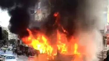Arızalanan Halk Otobüsü Cadde Ortasında Alev Alev Yandı