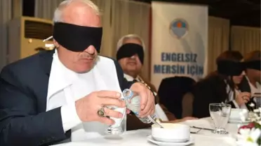 Görme Engellilerle Empati İçin Siyah Bantla Yemek Yediler