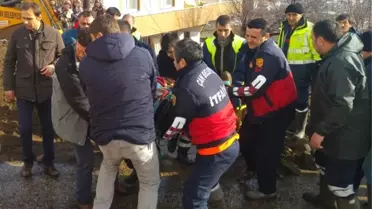 Belediye İşçisi Göçük Altında Kaldı