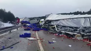Dha Yurt;afyon' da 11 Aracın Karıştığı Zincirleme Kaza Meydana Geldi