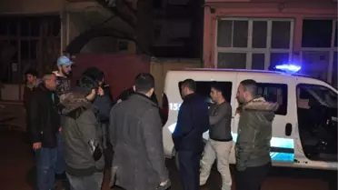Gençler 1,5 Kilo Altın Çalan Hırsızı Yakalayıp Polise Teslim Etti