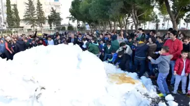 Antalya'da Öğrencilerin Kar Sevinci