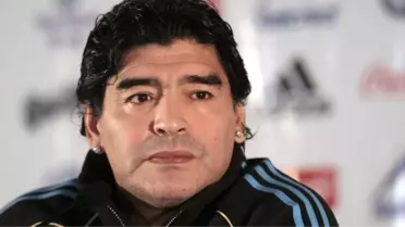 Napoli'nin İlk Şampiyonluğunun 30. Yılına Maradonalı Kutlama