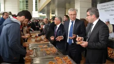 İzmir'deki Terör Saldırısında Şehit Olanlar İçin Lokma Dağıtıldı