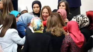 Bağımsız Milletvekili Aylin Nazlıaka Kendisini Kürsüye Kelepçeledi