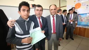 Beyşehir'de Suriyeli Öğrenciler de Karne Sevinci Yaşadı