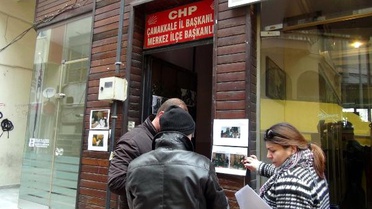 Çanakkale'de AK Parti ve CHP'li Kadınlardan Karşılıklı Suçlama