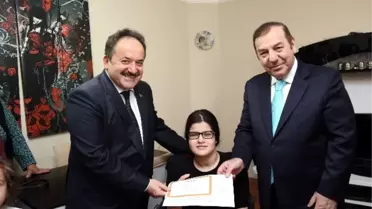 Evde Eğitim Hizmeti Gören Engelli Kardelen'in Karne Sevinci