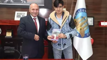 Genç Yazardan Müdür Korkmaz'a Ziyaret