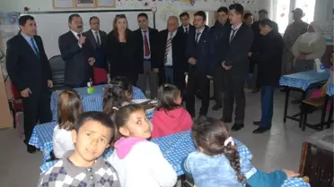 Kaymakam Uçar'dan Mezradaki Öğrencilere Karne