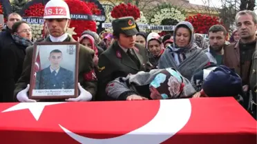 Şehidin Annesi; 'Annen Kurban Olsun Sana' Diyerek Sinir Krizi Geçirdi (2)