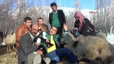 Hakkari Sanatçı Aydın Aydın'dan 'Öpüşmek Yasak' Klibi