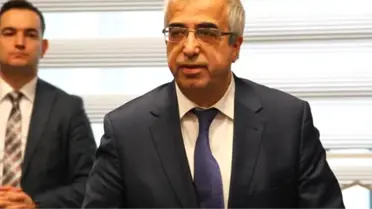 Rektörlük Görevini Gözyaşlarıyla Teslim Etti
