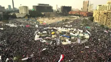 Mısır Devriminin Sessiz Tanığı: Tahrir Meydanı