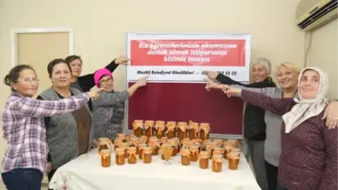 Reçel Satıp Kız Çocuklarının Eğitime Katkı Sağlayacaklar