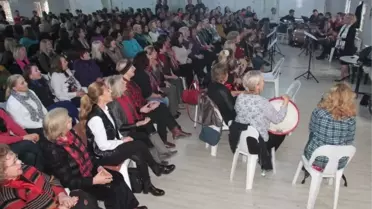 Nilüfer Kadın Korosu, Kızıl Ordu Korosu'nu Anacak