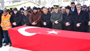 Uzman Erbaş Uzel, Anne ve Babasıyla Toprağa Verildi