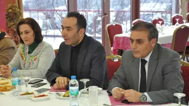AK Parti İlçe Başkanları Yemekte Buluştu