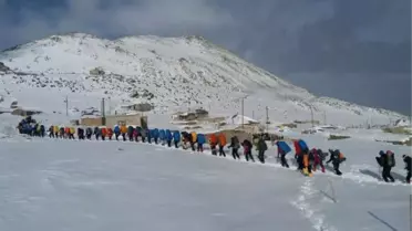 Milli Dağcılar, Çığ Tehlikesi Nedeniyle Zirve Yapamadı