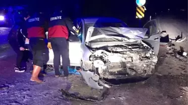 Çorum'da İki Otomobil Çarpıştı: 10 Yaralı