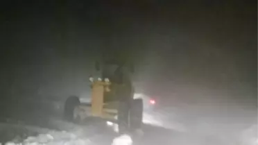Kardan Kapanan Yolda 10 Saat Mahsur Kalan 6 Kişi Kurtarıldı