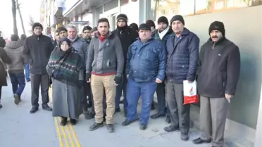 TOKİ'den Ev İçin 4 Gündür Banka Önünde Bekleyenler Şokta
