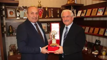 Emekli Vali İngenç Başkan Arslan'ı Ziyaret Etti