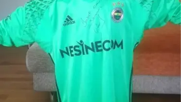 Lösemili Ziya Yusuf'a Volkan Demirel'den Forma