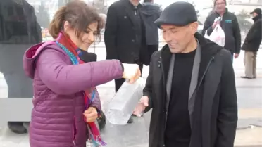 Böbreklere Dikkat! Yolda Bardak Bardak Ilık Su İkram Ettiler