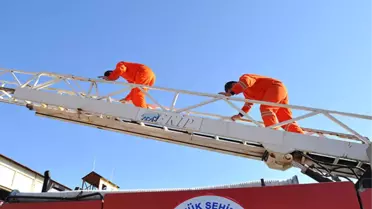 Gönüllü İtfaiyeciler' İş Başında