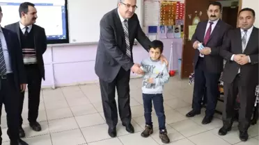 Ağrı'da Çocuklara Süt Dağıtıldı