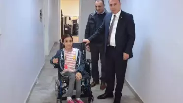 Kurtalan'da Engelli Gence Tekerlekli Sandalye