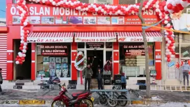 Viranşehir de Kaymakam Cimşit Mobilya Mağazanın Açılışını Yaptı