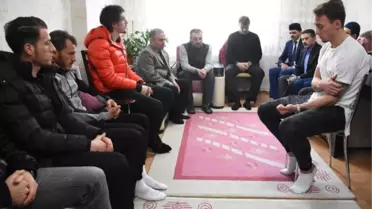 Sivassporlu Futbolculardan Şehit Ailesine Ziyaret