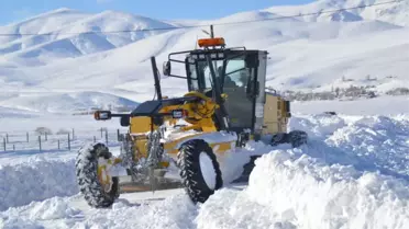 Ağrı'da Ulaşıma Kar Engeli