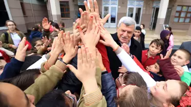 Başkan Karaosmanoğlu, Gebze Emlak Konut İlk ve Ortaokulunu ziyaret etti.