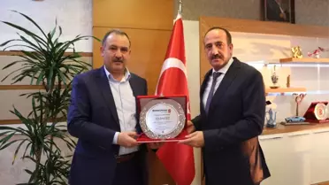 Gümüşhanelilerden Başkan Duruay'a Teşekkür Plaketi