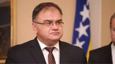 İvanic Sırbistan'a Soykırım Davası Açılmasını Desteklemiyor