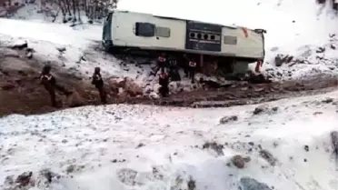 Kayseri'de 21 Yolcunun Yaralandığı Kazada, Otobüse Otomobil Çarpmış
