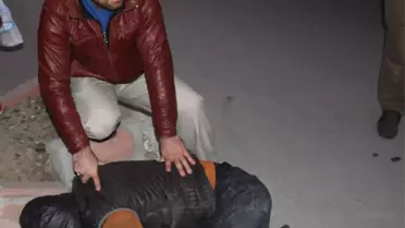 Bisiklet Çalan Hırsızı Yakalayan Motosikletli Vatandaş Zanlıyı Polise Teslim Etti