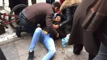 Yürürken Başına Pencere Camı Düşen Genç Kız