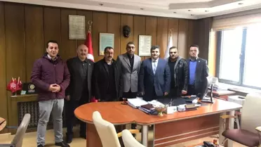 Başarılı Öğrencilere Satranç Hediye Etiiler