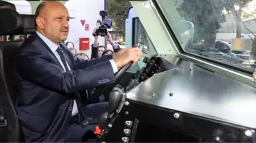 Fikri Işık BMC'yi Ziyaret Etti, Zırhlı Araç Kullandı